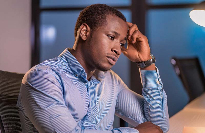 Síndrome do Impostor: padrões que minam sua confiança na liderança